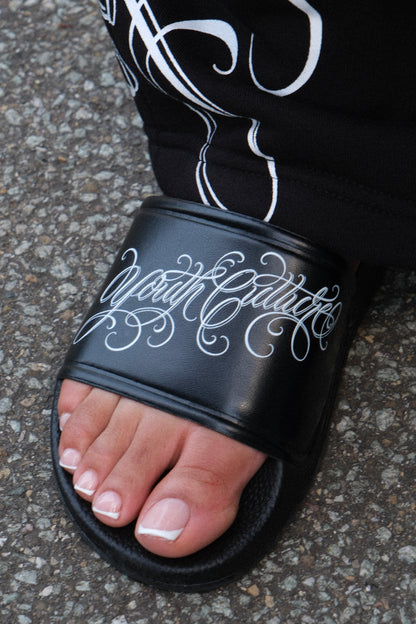 YC Signature Slides on-foot detail